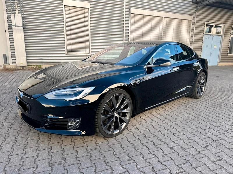 Schwarz Gebraucht 2020 Tesla Model S Limousine | 32.500 € (Teuer) - Bild 1/4