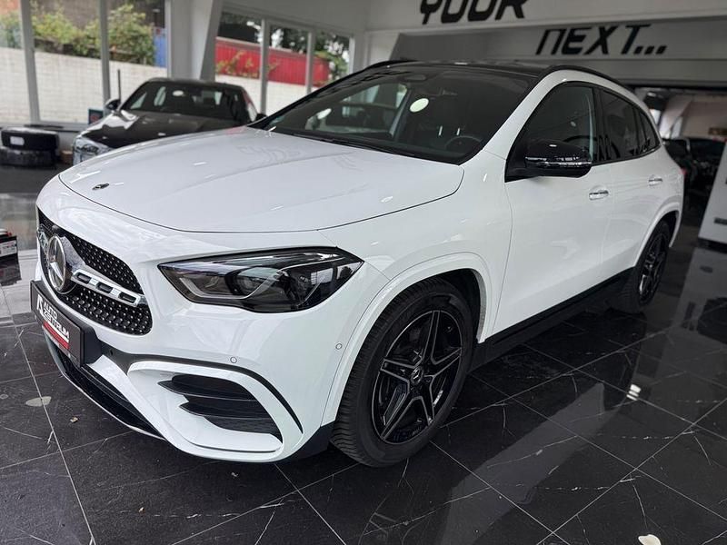 Weiß Gebraucht 2024 Mercedes GLA200 AMG line SUV | 41.790 € (Fairer Preis) - Bild 1/4