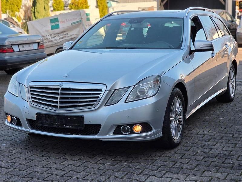 Silber Gebraucht 2011 Mercedes E220 Kombi | 4.490 € (Guter Preis) - Bild 1/4