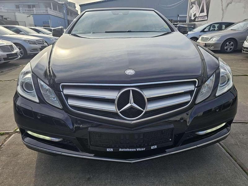 Gebraucht Mercedes E200 184 PS (135 kW) 2012 Schwarz Cabrio