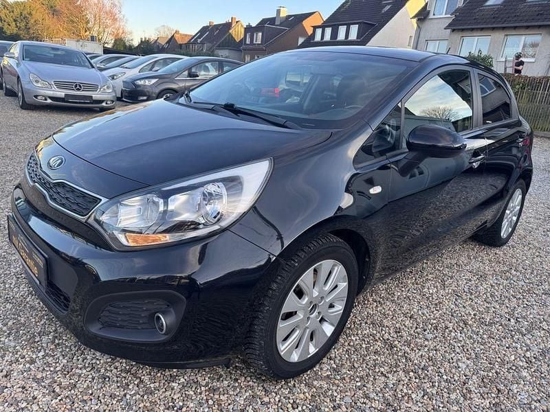 Gebraucht Kia Rio FIFA World Cup Edition 75 PS (55 kW) 2014 Schwarz Limousine