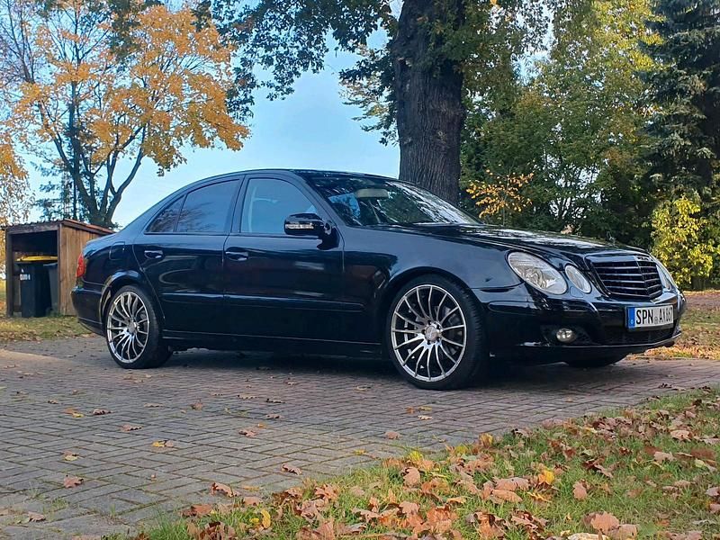 Schwarz Gebraucht 2007 Mercedes E280 Limousine | 5.500 € (Fairer Preis) - Bild 1/4