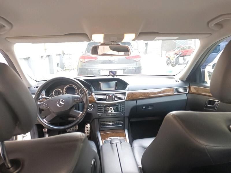 Gebraucht Mercedes E200 136 PS (100 kW) 2011 Beige Limousine