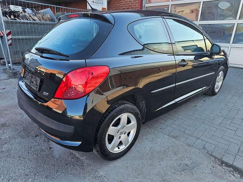 Gebraucht Peugeot 207 Urban Move 95 PS (69 kW) 2009 Farbe schwarz Kleinwagen