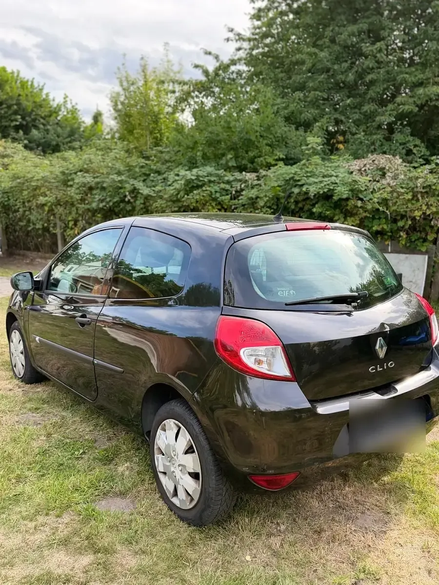 Gebraucht Renault Clio 74 PS (54 kW) 2010 Schwarz Kleinwagen