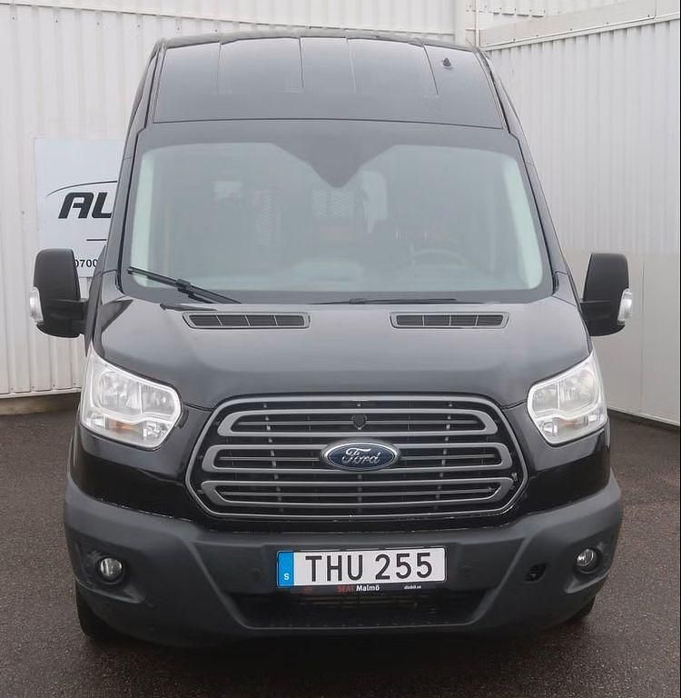 Second-hand Ford Transit 131 CP (96 kW) 2018 Negru Break