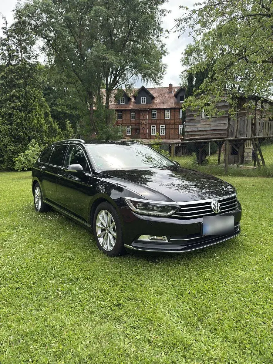 Gebraucht VW Passat Highline 150 PS (110 kW) 2015 Schwarz Kombi