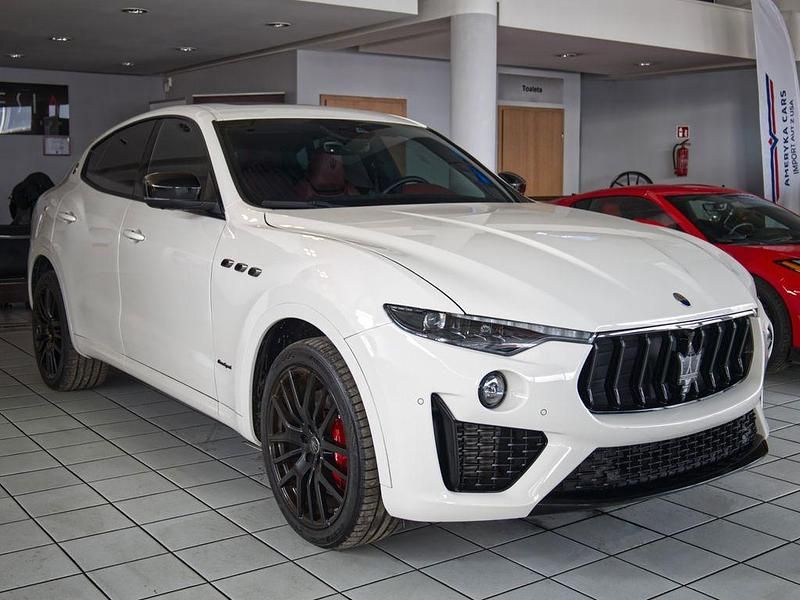 Weiß Gebraucht 2021 Maserati Levante SUV | 77.135 € - Bild 1/4