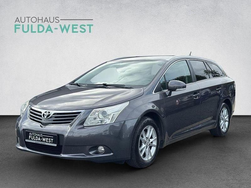 Grau Gebraucht 2010 Toyota Avensis Kombi | 7.440 € (Etwas zu teuer) - Bild 1/4