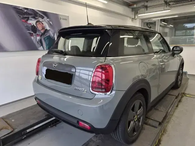 Gebraucht Mini Cooper SE 135 kW (184 PS) 2020 Metallic) (grau Kleinwagen