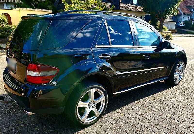 Gebraucht Mercedes ML420 306 PS (225 kW) 2009 Schwarz SUV