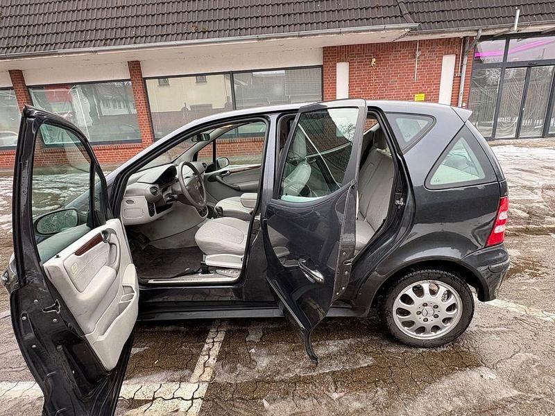 Gebraucht Mercedes A160 Elegance 102 PS (75 kW) 2003 Blau Van / Kleinbus