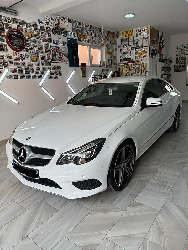 Gebraucht Mercedes E250 204 PS (150 kW) 2013 Weiß Coupé