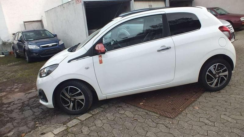 Gebraucht Peugeot 108 Roland Garros 82 PS (60 kW) 2015 Weiß Limousine