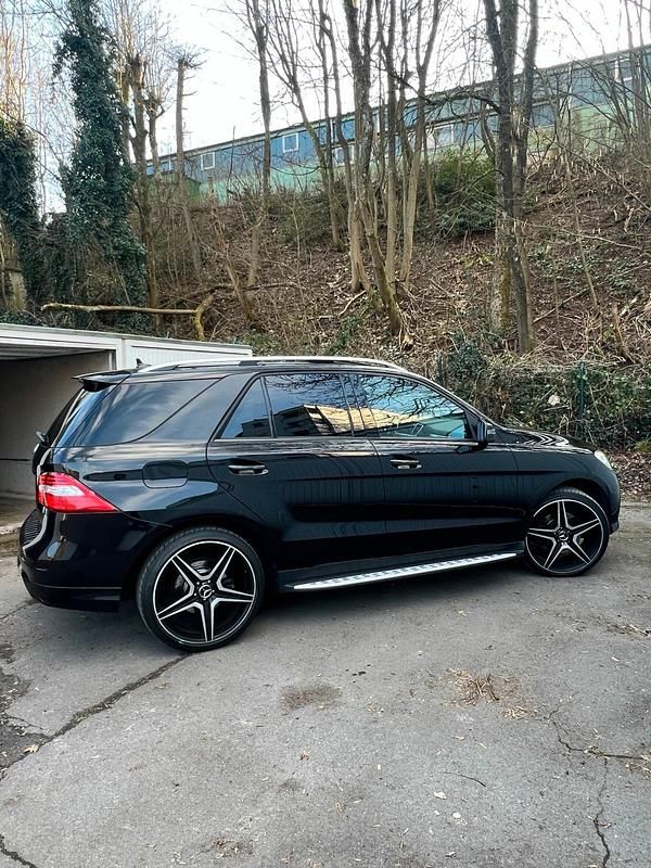 Gebraucht Mercedes ML350 AMG 258 PS (189 kW) 2014 Schwarz SUV