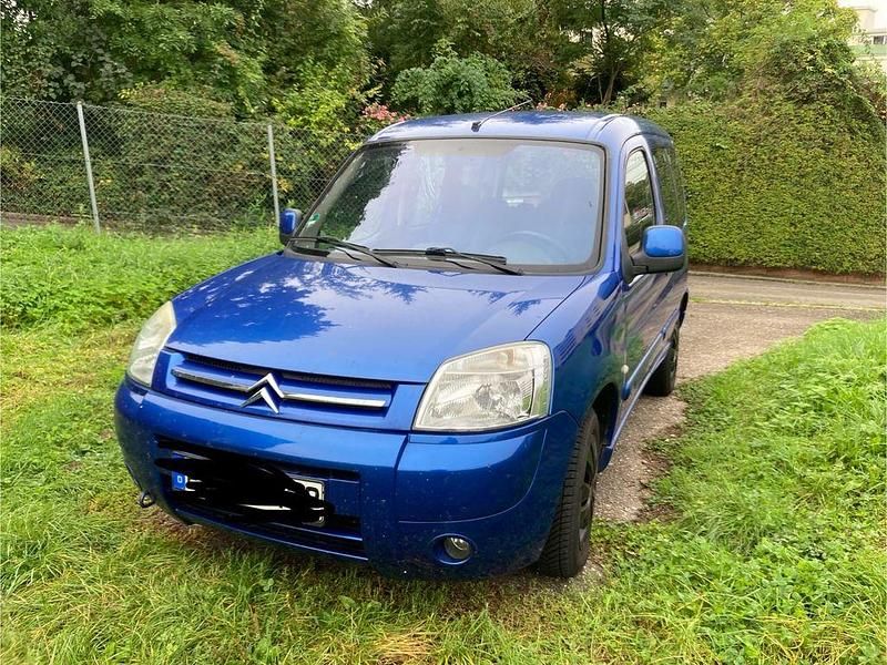 Blau Gebraucht 2005 Citroën Berlingo Advance Van / Kleinbus | 2.999 € (Etwas zu teuer) - Bild 1/4