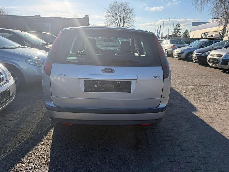 Usata Ford Focus Ambiente 80 CV (58 kW) 2006 Argento Station wagon