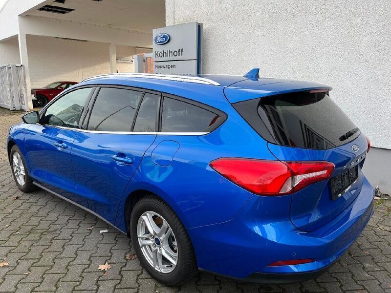 Gebraucht Ford Focus Cool & Connect 101 PS (74 kW) 2022 Dynamicblau metallic (metallic) Kombi