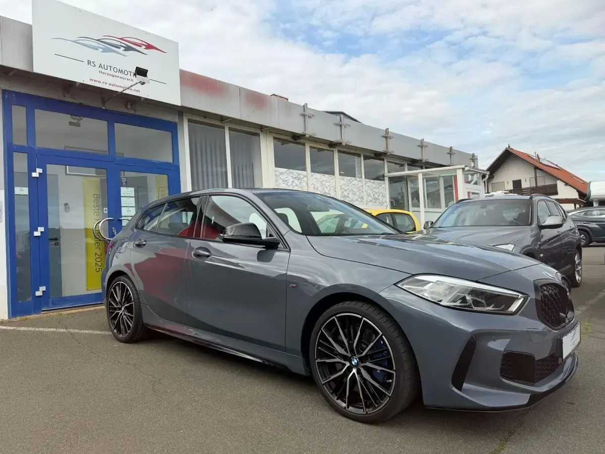 Gebraucht BMW M135 Comfort Edition 306 PS (225 kW) 2020 Grau Kleinwagen