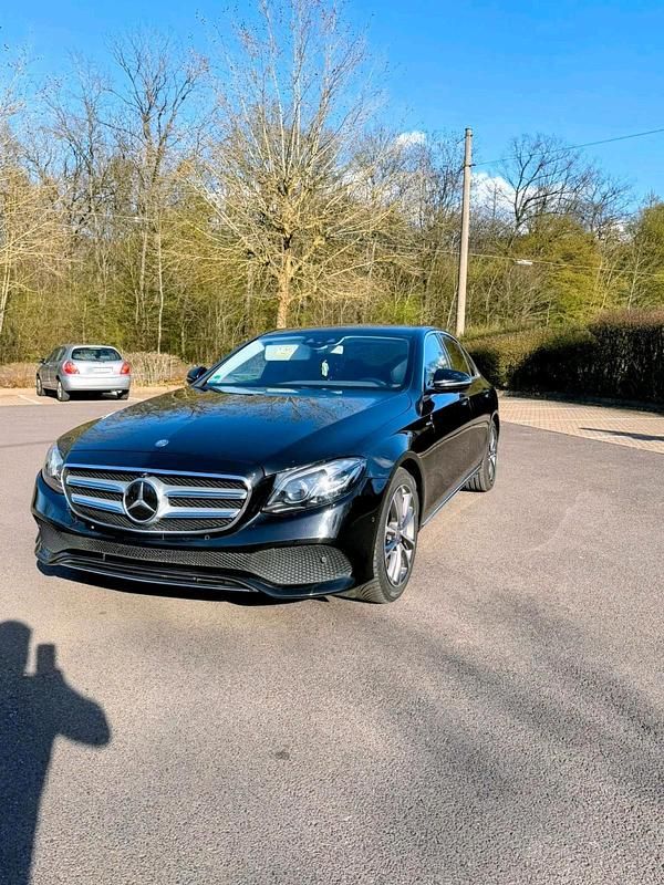 Gebraucht Mercedes E350 AMG 258 PS (189 kW) 2017 Schwarz Limousine
