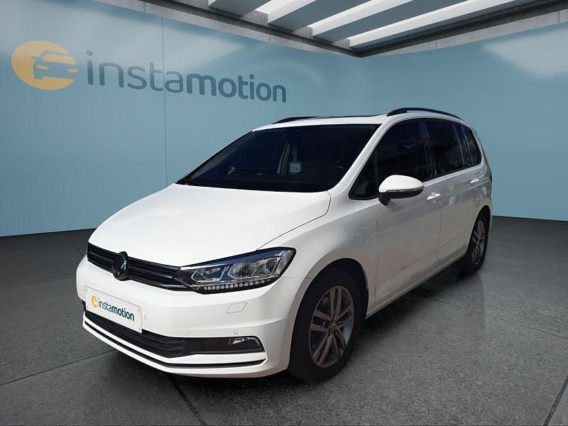 Weiß Gebraucht 2023 VW Touran Van / Kleinbus | 33.199 € (Etwas zu teuer) - Bild 1/4