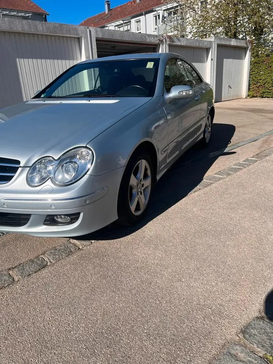 Gebraucht Mercedes CLK200 184 PS (135 kW) 2009 Silber Coupé