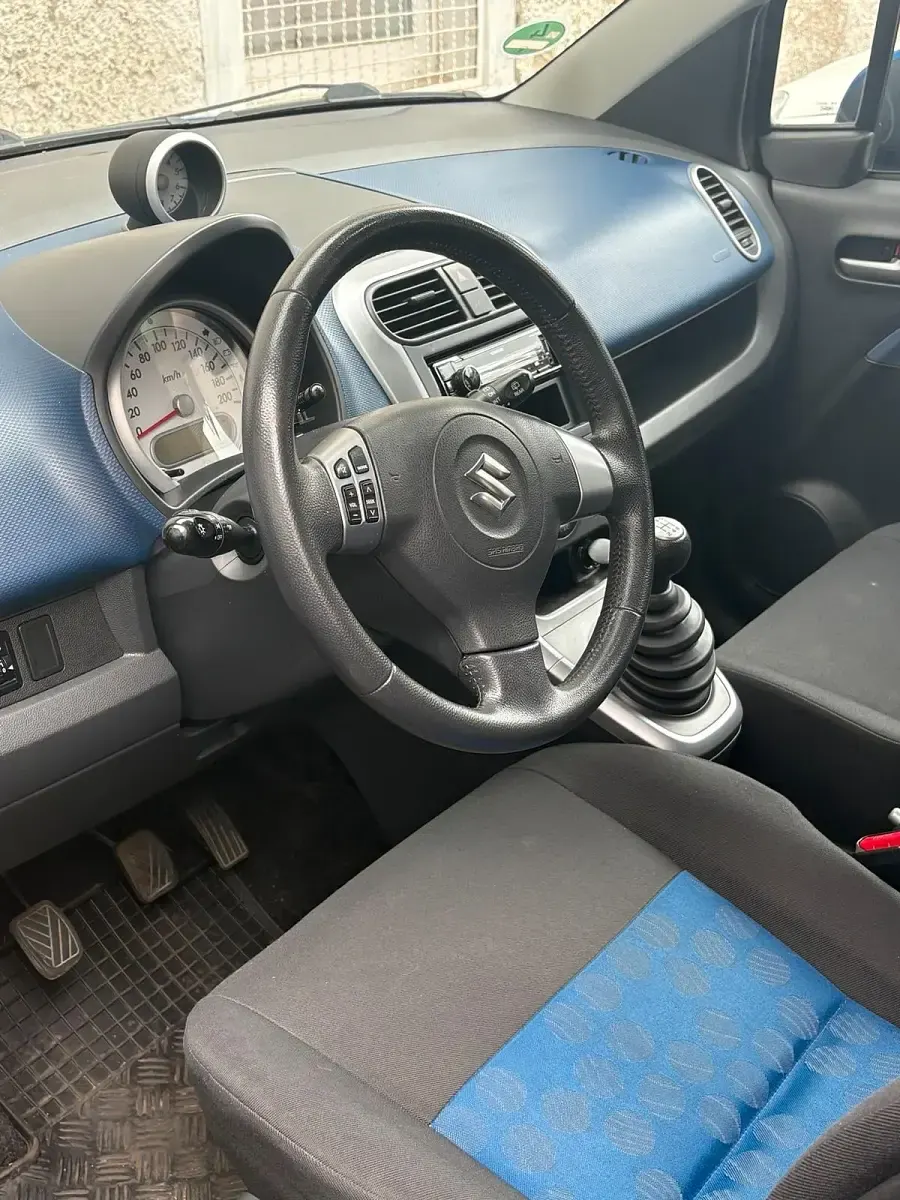 Gebraucht Suzuki Splash 86 PS (63 kW) 2009 Blau Kleinwagen