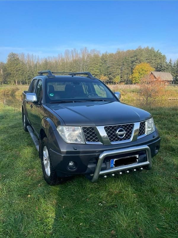 Schwarz Gebraucht 2007 Nissan Navara Abholung | 10.700 € (Fairer Preis) - Bild 1/4