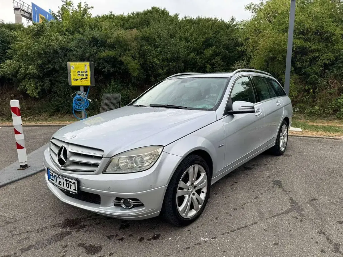 Gebraucht Mercedes C180 156 PS (114 kW) 2009 Iridiumsilber  metalliclack Kombi