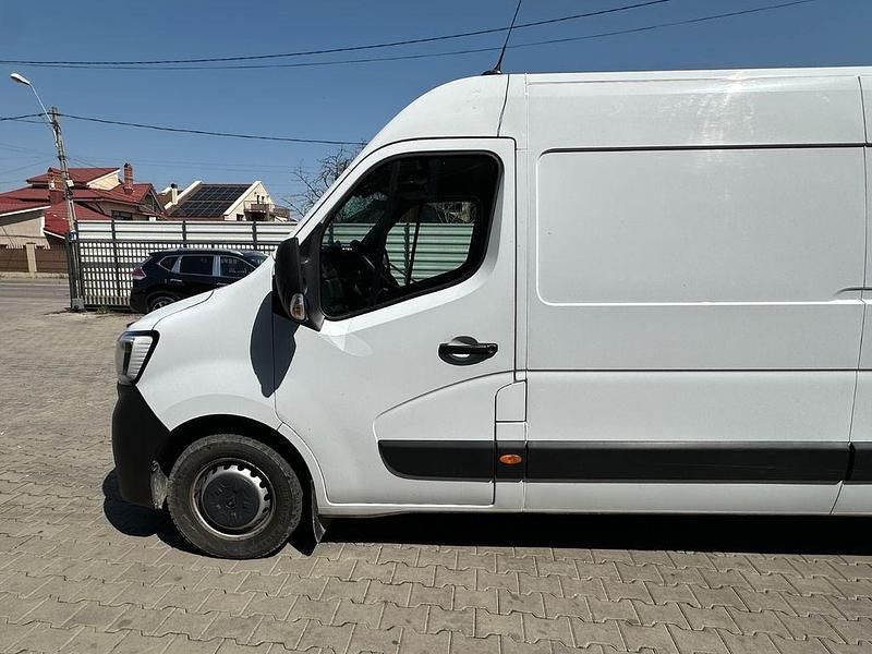 Second-hand Renault Master 184 CP (135 kW) 2022 Alb Monovolum