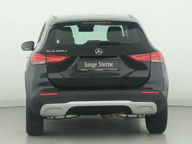 Gebraucht Mercedes GLA200 Style 150 PS (110 kW) 2023 Unilack nachtschwarz SUV