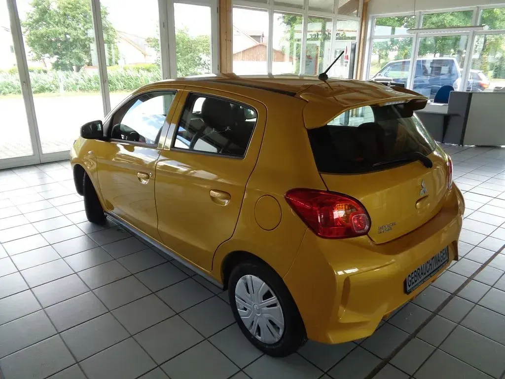 Gebraucht Mitsubishi Space Star Select 71 PS (52 kW) 2022 Gelb Kleinwagen