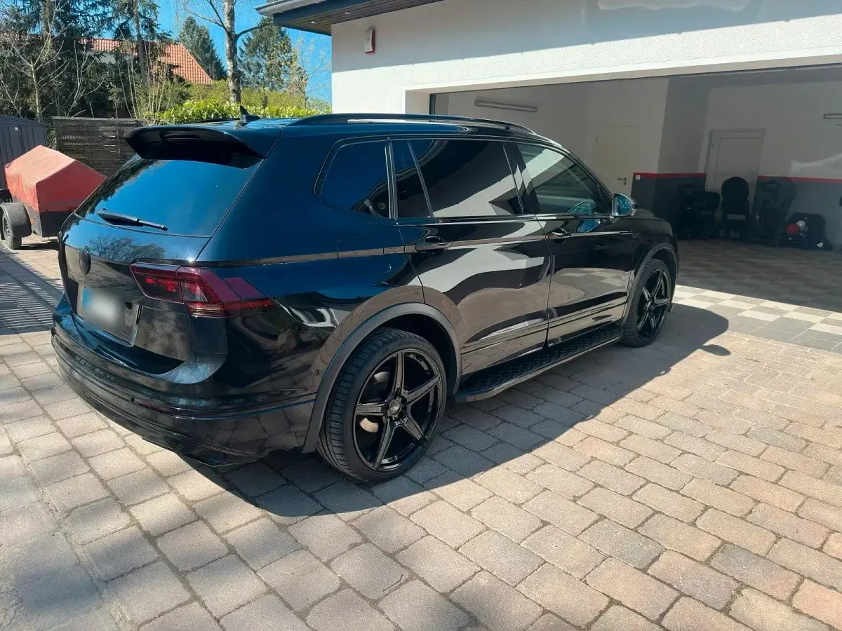 Gebraucht VW Tiguan Allspace R-line 190 PS (139 kW) 2020 Schwarz SUV