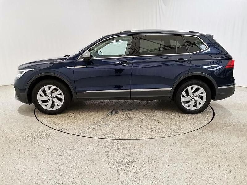 Gebraucht VW Tiguan Allspace Life 150 PS (110 kW) 2022 Atlantic blue metallic SUV
