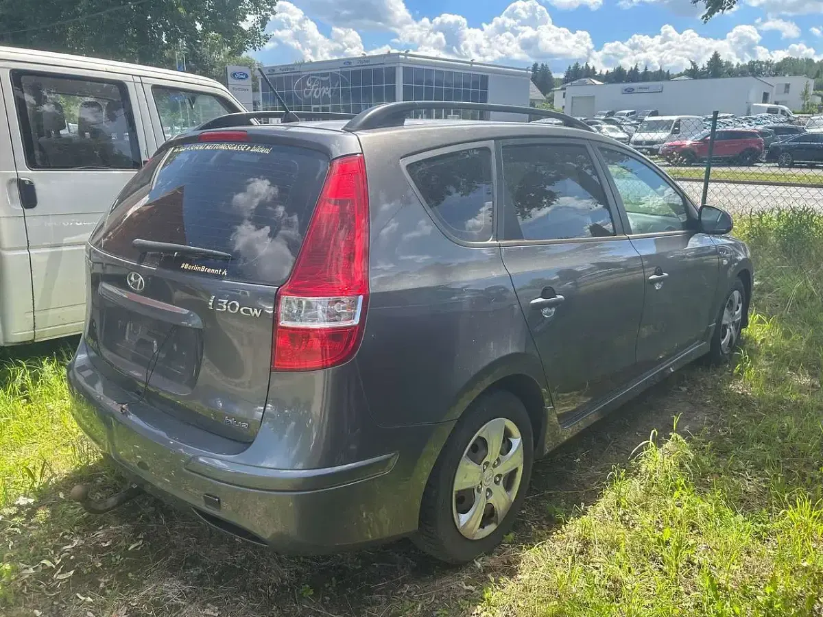 Gebraucht Hyundai i30 Classic 90 PS (66 kW) 2010 Grau Kombi