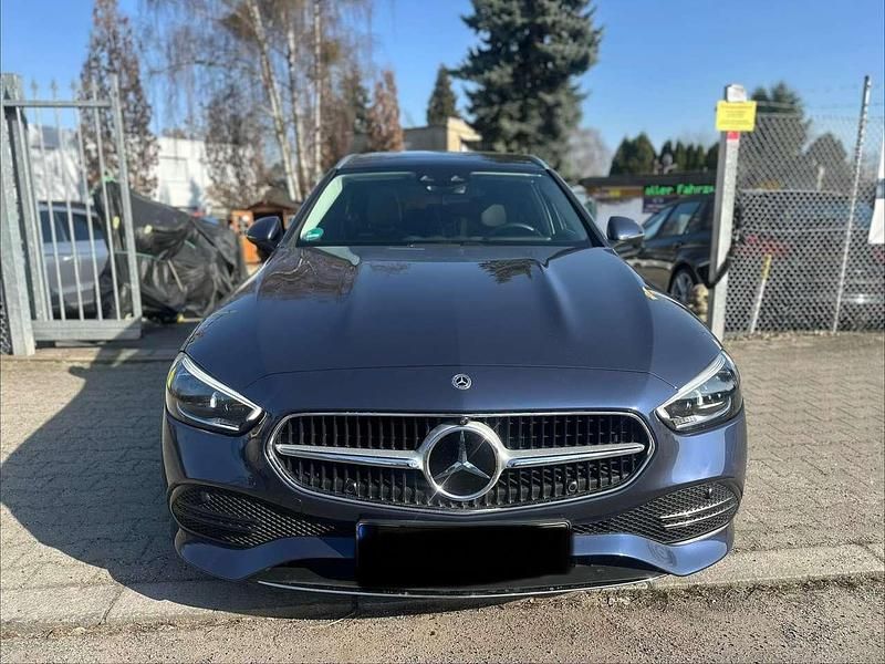Gebraucht Mercedes C300 258 PS (189 kW) 2023 Sodalithblau  metalliclack Kombi