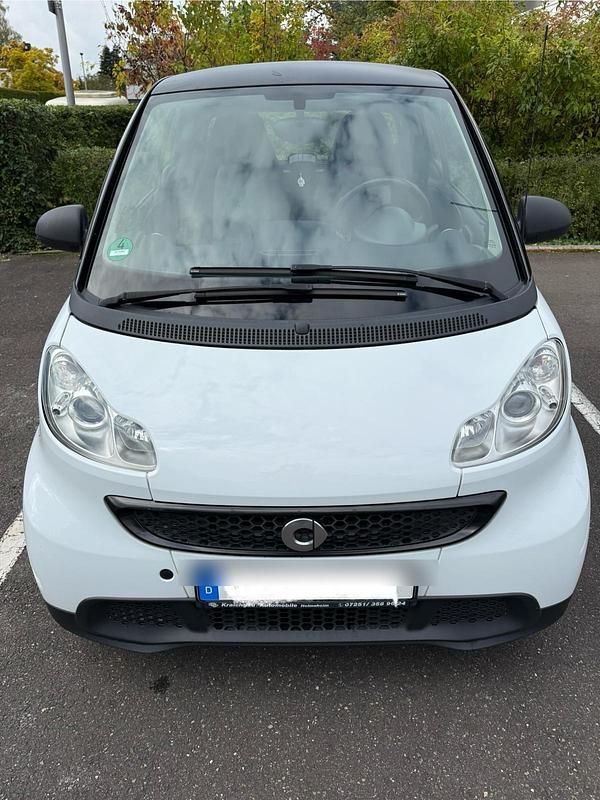 Weiß Gebraucht 2013 Smart ForTwo Coupé Kleinwagen | 4.500 € (Fairer Preis) - Bild 1/4
