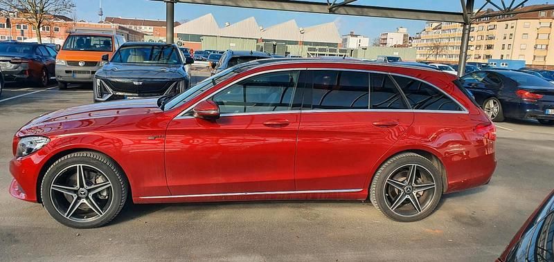 Gebraucht Mercedes C250 204 PS (150 kW) 2017 Rot Kombi