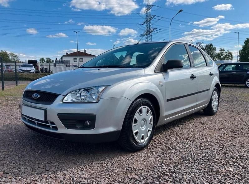 Silber Gebraucht 2005 Ford Focus Kleinwagen | 1.200 € (Guter Preis) - Bild 1/4