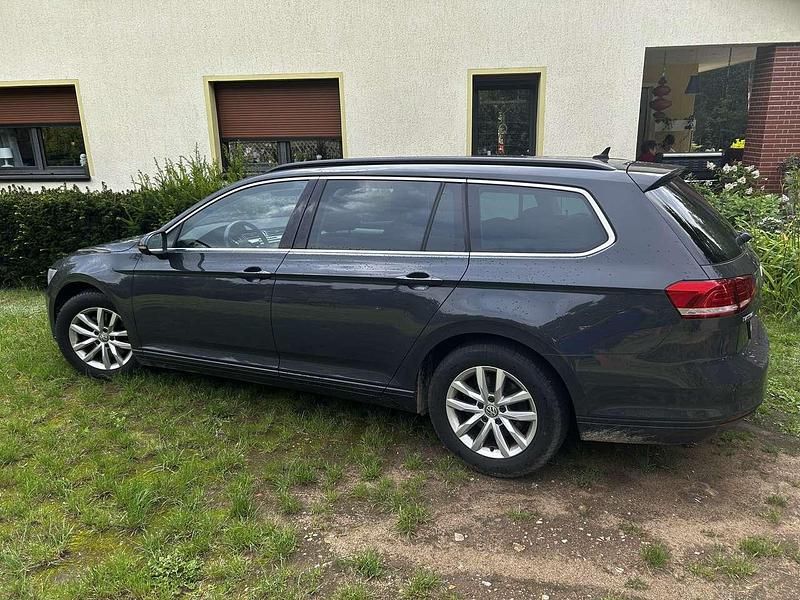 Gebraucht VW Passat Comfortline 150 PS (110 kW) 2015 Limousine