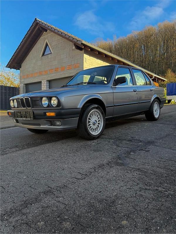 Gebraucht 1990 BMW 316 Basis Limousine | 8.490 € - Bild 1/4