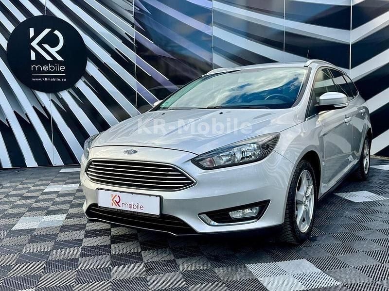 Gebraucht Ford Focus Titanium 125 PS (91 kW) 2017 Silber Kombi
