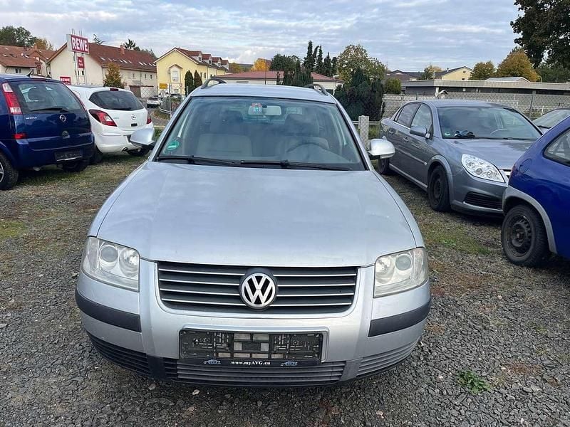 Silber Gebraucht 2005 VW Passat Kombi | 699 € (Superpreis) - Bild 1/4