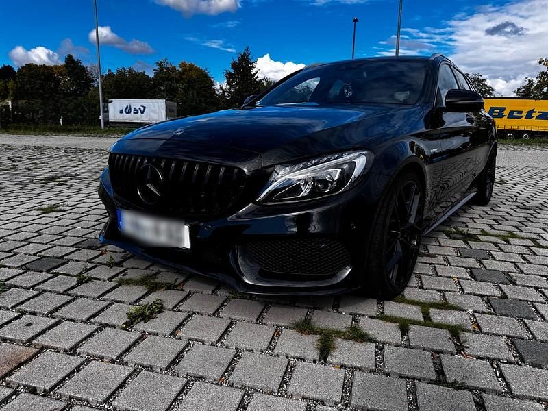 Schwarz Gebraucht 2017 Mercedes C43 AMG AMG Kombi | 28.900 € (Fairer Preis) - Bild 1/4