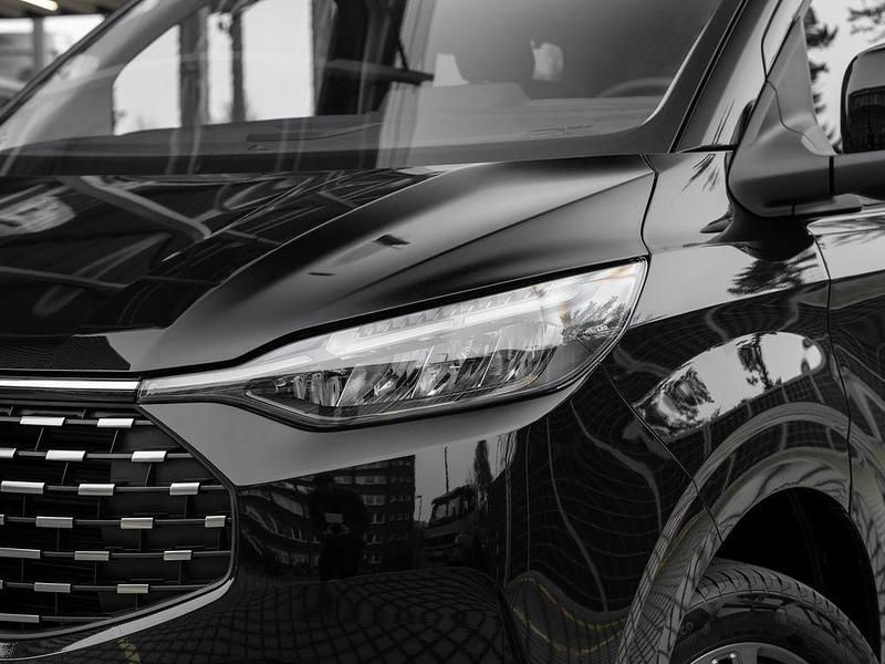Gebraucht Ford Tourneo Titanium 233 PS (171 kW) 2025 Schwarz Van / Kleinbus