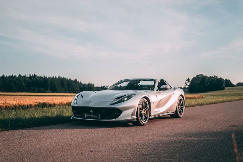 Silber Gebraucht 2020 Ferrari 812 Cabrio | 450.000 € (Etwas zu teuer) - Bild 1/4