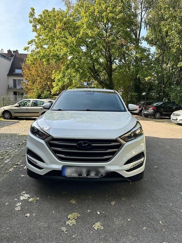 Weiß Gebraucht 2017 Hyundai Tucson SUV | 11.500 € (Guter Preis) - Bild 1/4