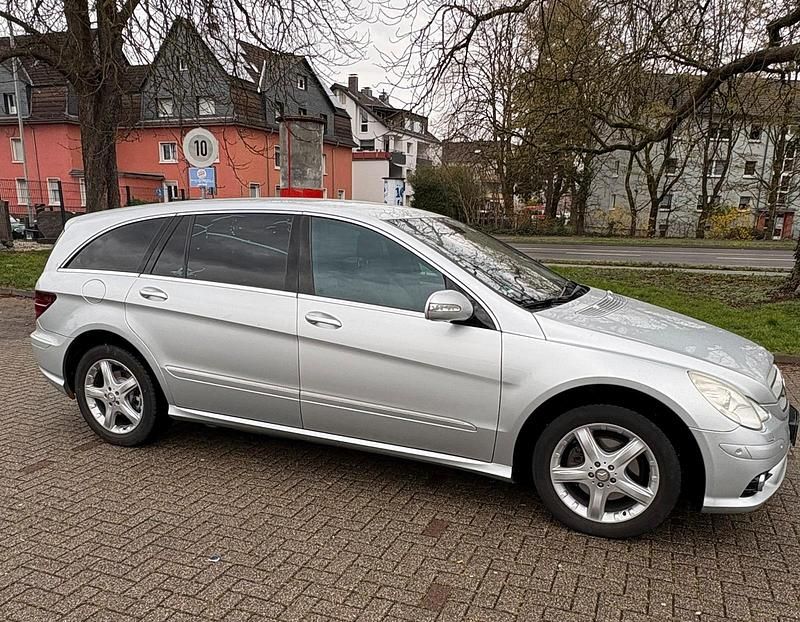 Gebraucht Mercedes R320 234 PS (172 kW) 2008 Silber Van / Kleinbus