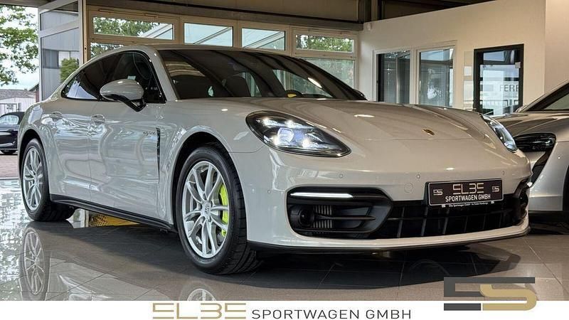 Grau Gebraucht 2022 Porsche Panamera 4S Chrono Limousine | 89.850 € (Guter Preis) - Bild 1/4