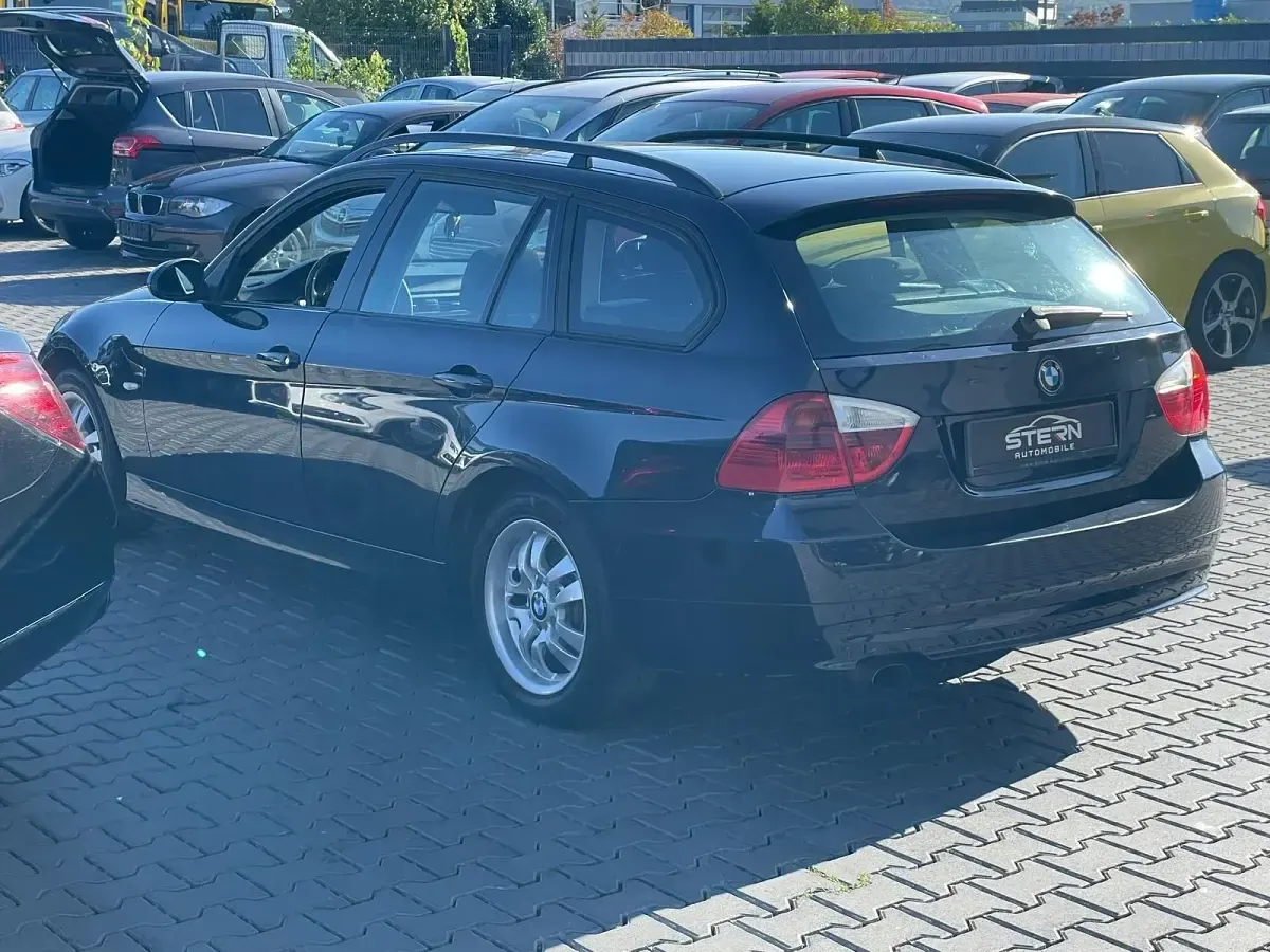 Gebraucht BMW 318 129 PS (94 kW) 2007 Blau Kombi